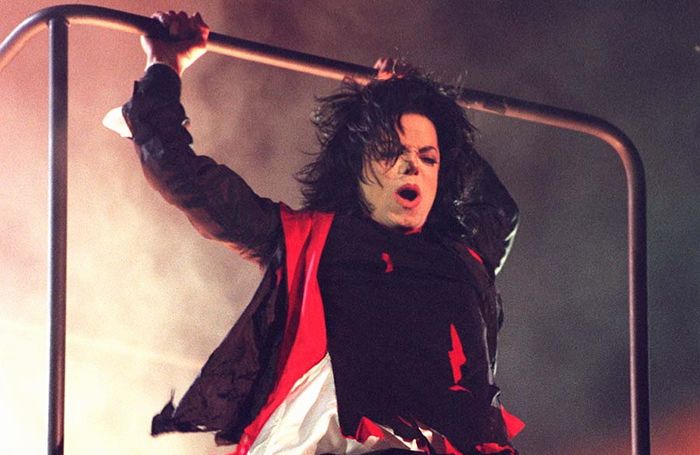 Текст и перевод песни Michael Jackson – Earth Song, изображение 2